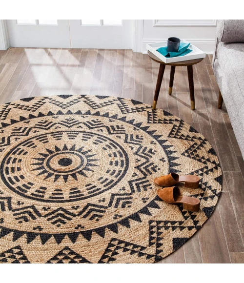Anji Mountain 6' Round Cortez Tribal Rug