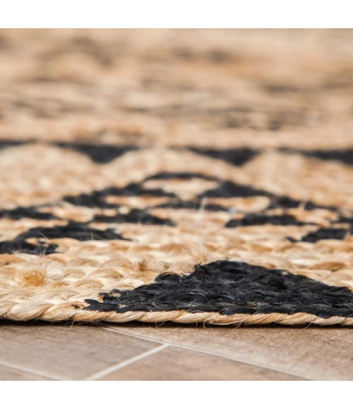 Anji Mountain 6' Round Cortez Tribal Rug
