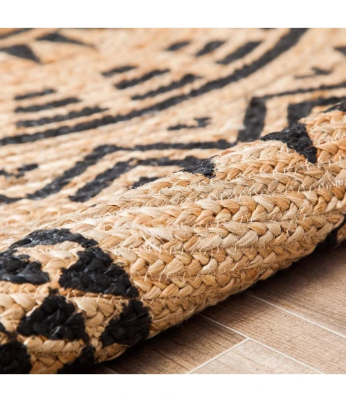 Anji Mountain 6' Round Cortez Tribal Rug