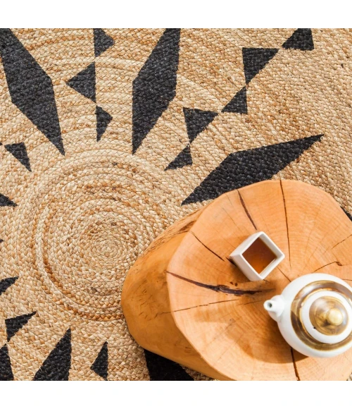 Anji Mountain 4' Round Cuitl huac Tribal Rug