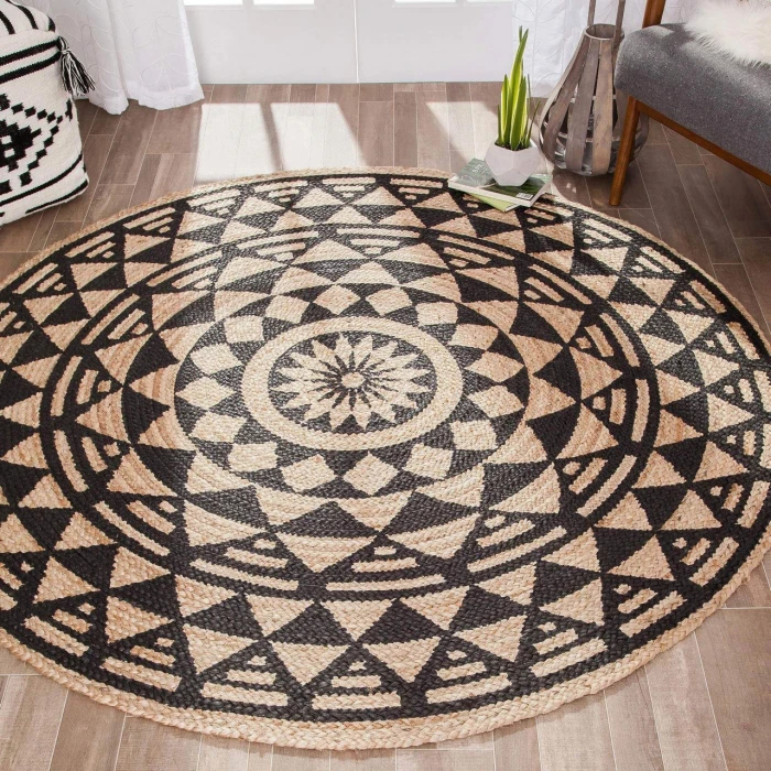 Anji Mountain 4' Round Pippin Black & Tan Jute Rug