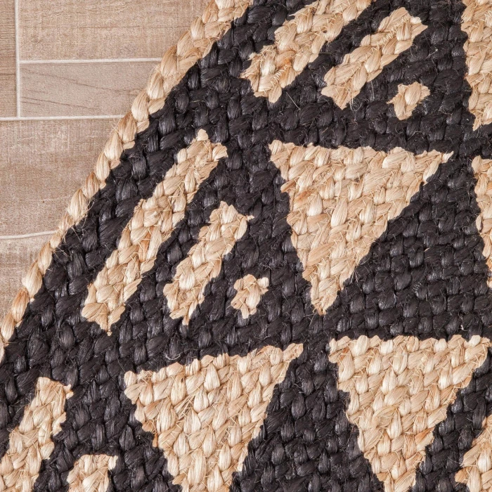 Anji Mountain 4' Round Pippin Black & Tan Jute Rug