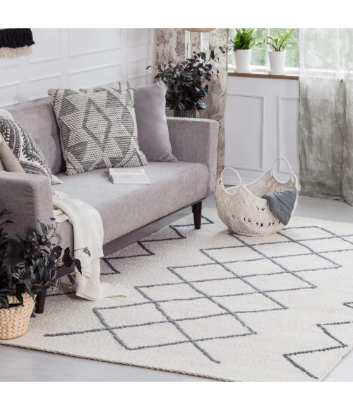 Anji Mountain 5' x 7' Kingston Ivory with Gray/Blue Diamond Rug