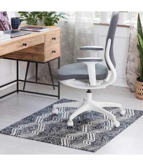 Anji Mountain 36" x 48" Smiljan Black & White 1/4" Rug'd Chair Mat ®