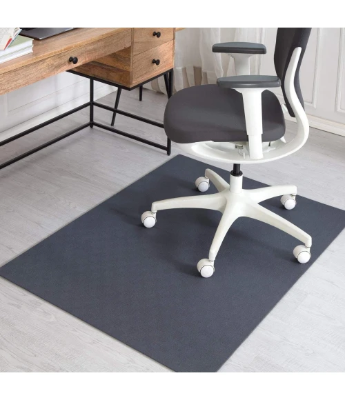 Anji Mountain 36" x 48" Beluga Gray Patterned 1/4" Rug'd Chair Mat ®
