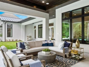 How To Decor Home Using Bold Graphic Modern Area Rugs!