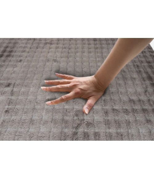 Central Oriental Bebel Faux Fur 2-Tone Grey Solid 5ft. x 7ft. Rect. Rug