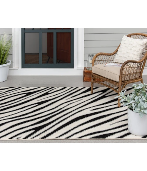 Tecopa Kamilah Area Rug By Central Oriental