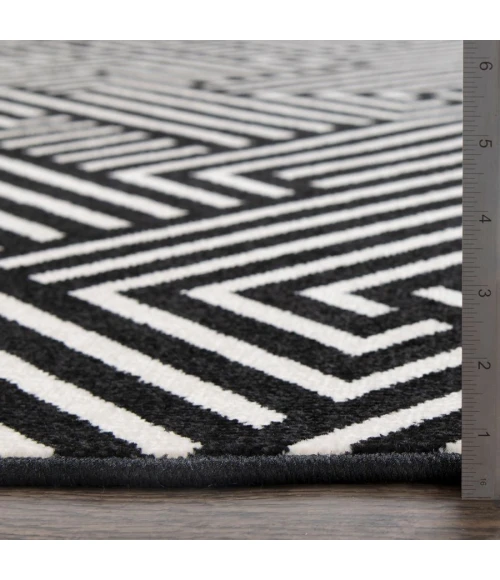 Loomaknoti Tecopa Trenten Black/White ETR12BLW20 3 ft. 3” X 5 ft. 3” Rectangle Rug