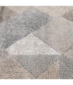 Central Oriental Clearwater Oyster/Chalk Geometric 7ft.10in. x 9ft.10in. Rect. Rug