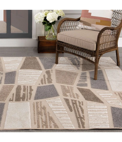 Fortune Elawynz Area Rug By Central Oriental