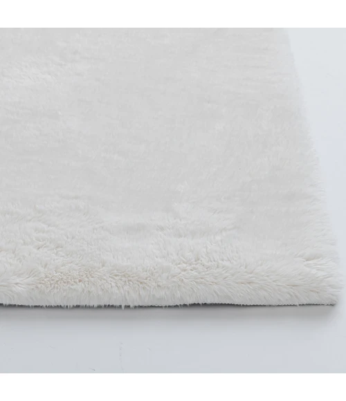 Central Oriental Belgian Faux Fur White Solid 5ft. x 7ft. Rect. Rug