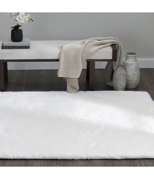 Central Oriental Belgian Faux Fur White Solid 5ft. x 7ft. Rect. Rug