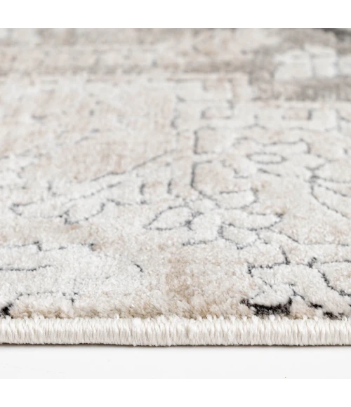Central Oriental Clearwater Biscuit/Oyster Traditional 5ft.3 x 7ft.7in. Rect. Rug