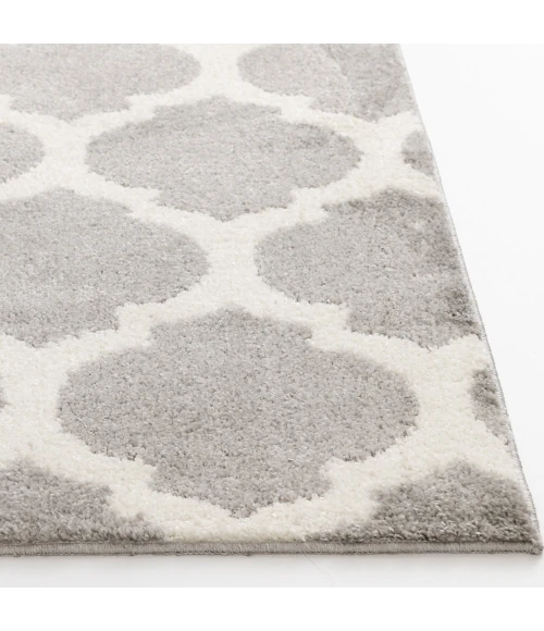 Central Oriental Sisli Chalk/Buff Moroccan 24in. x 36in. Rect. Rug