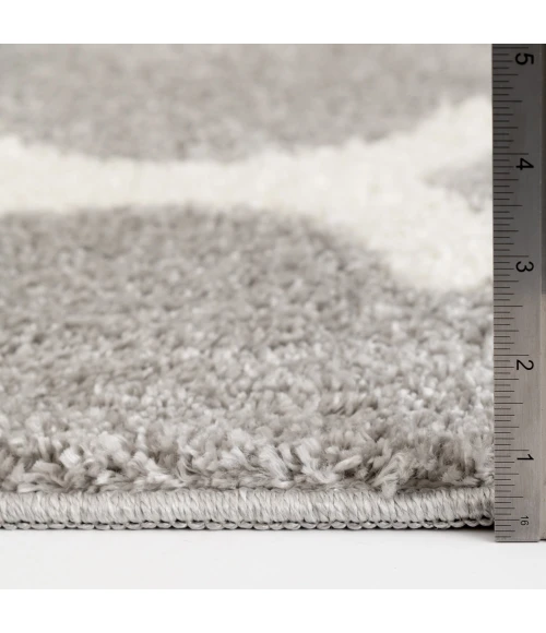 Central Oriental Sisli Chalk/Buff Moroccan 24in. x 36in. Rect. Rug