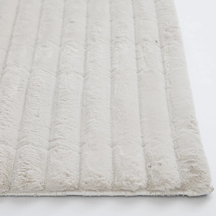 Central Oriental Wide Canale Faux Fur Ivory Solid 5ft. x 7ft. Rect. Rug