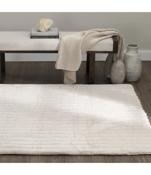 Central Oriental Wide Canale Faux Fur Ivory Solid 7ft.6 x 9ft.6in. Rect. Rug