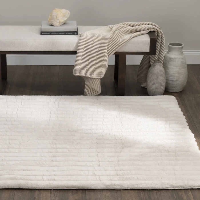 Central Oriental Wide Canale Faux Fur Ivory Solid 5ft. x 7ft. Rect. Rug