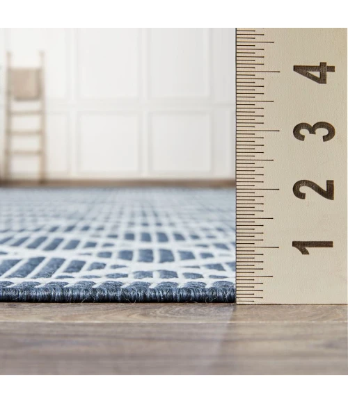 Loomaknoti Breyleigh Chendler Blue/Cream EB001 4 ft. X 6 ft. Rectangle Rug