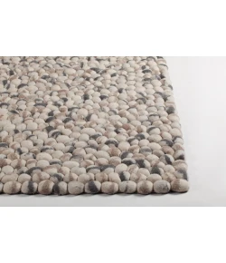Chandra PEBBLES PEB-46700 5 ft. X 7 ft. 6 in. Rect. Rug - White, Grey
