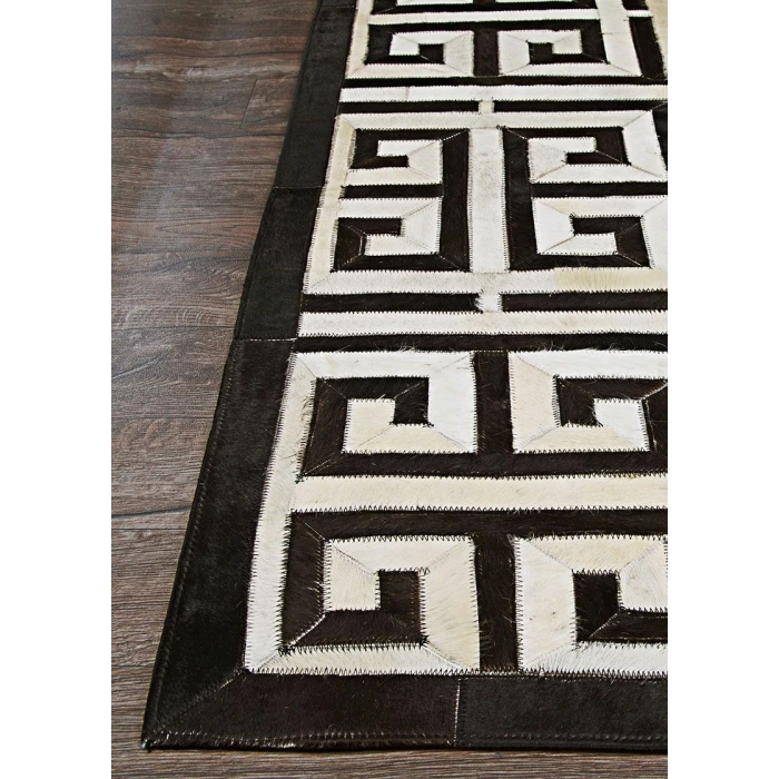 Couristan CHALET BLACK/IVORY 3259_0243 5ft.4in. x 8ft. Rect. Rug