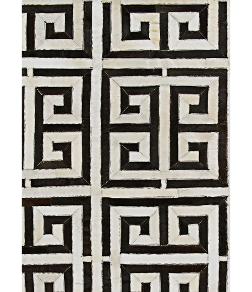 Couristan Chalet Meander 2' x 4' Black/Ivory Area Rug