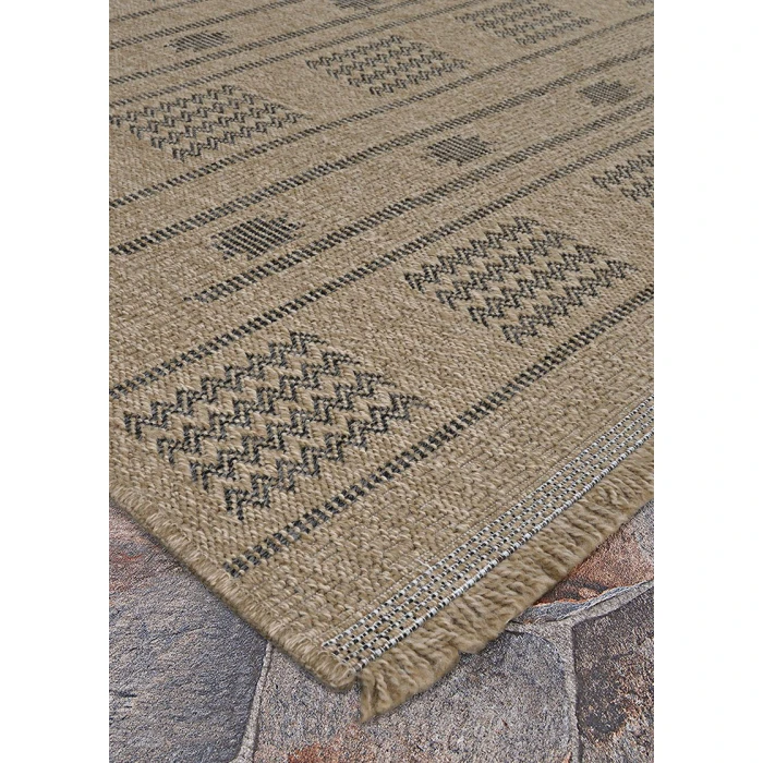 Couristan Naturalistic Natural/Charcoal 3702/1002 5 ft. 3 X 5 ft. 3 in. Round Rug