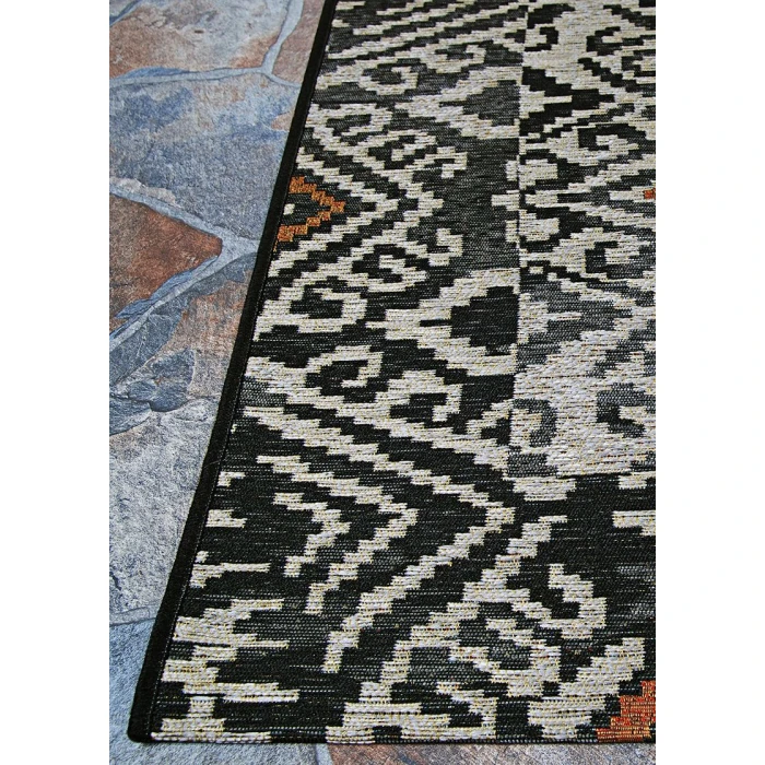 Couristan Dolce Mala 2' x 4' Smoke Area Rug