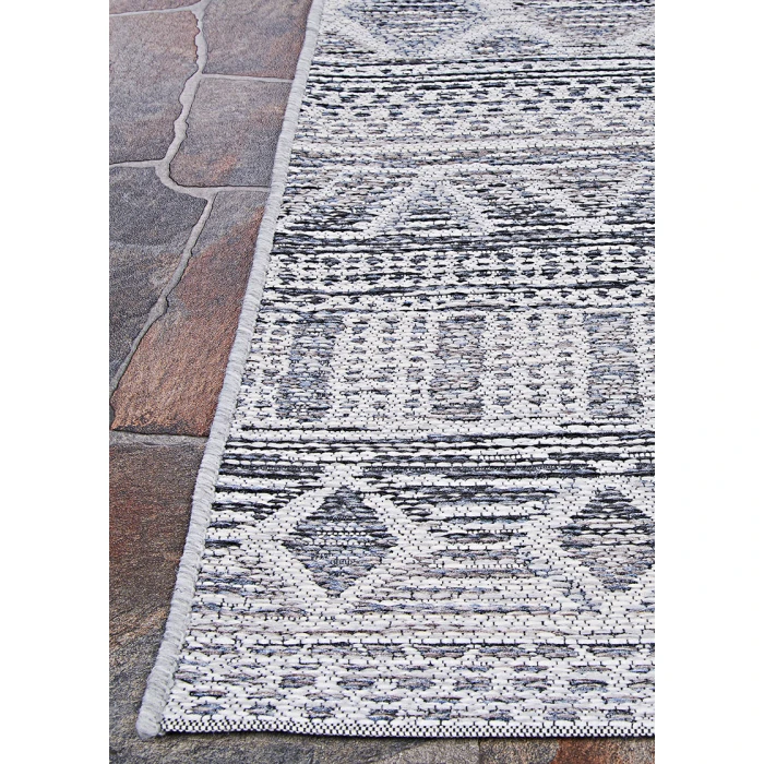 Couristan Cape Pensacola 2' x 4' Aluminum Area Rug