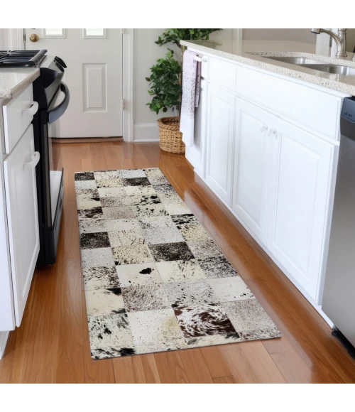 Dalyn Bozeman Ivory BM10 2ft.3in. x 7ft.6in. Rug