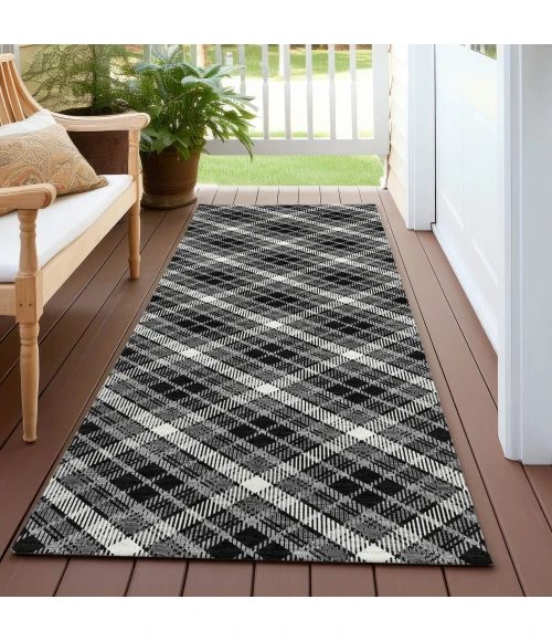Dalyn Soft Essentials Black SE3 2ft.3in. x 7ft.6in. Rug
