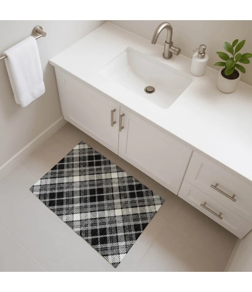 Dalyn Soft Essentials Black SE3 1ft.8in. x 2ft.6in. Rug