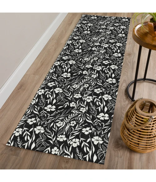 Dalyn Soft Essentials Black SE4 2ft.3in. x 7ft.6in. Rug