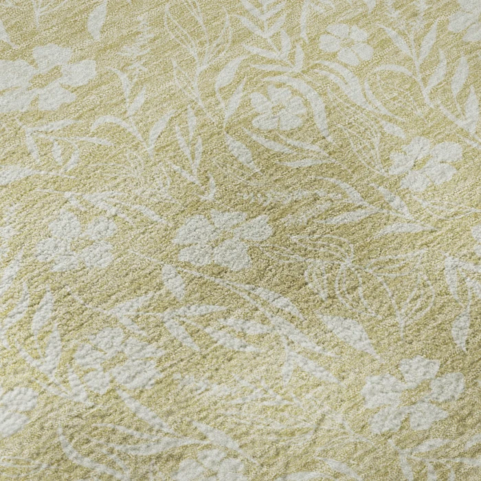 Dalyn Soft Essentials Gold SE4 2ft.3in. x 7ft.6in. Rug