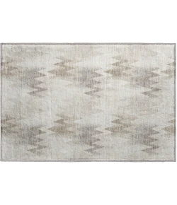 Dalyn Soft Essentials Beige SE5 1ft.8in. x 2ft.6in. Rect. Rug