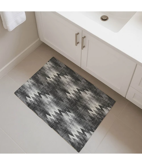 Dalyn Soft Essentials Black SE5 1ft.8in. x 2ft.6in. Rect. Rug