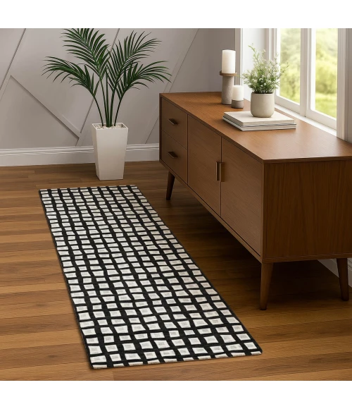 Dalyn The Reserve Black TR4 2ft.3in. x 7ft.6in. Rug