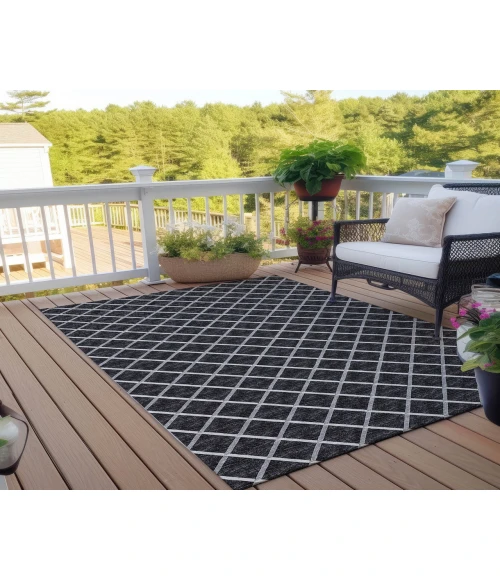 Dalyn Indoor/Outdoor York YO1 Black Washable 5' x 7'6" Rug