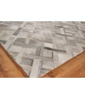 Exquisite Rugs Natural Hide Silver/Ivory 21491X16 1ft.X1ft.6in. Rect. Rug