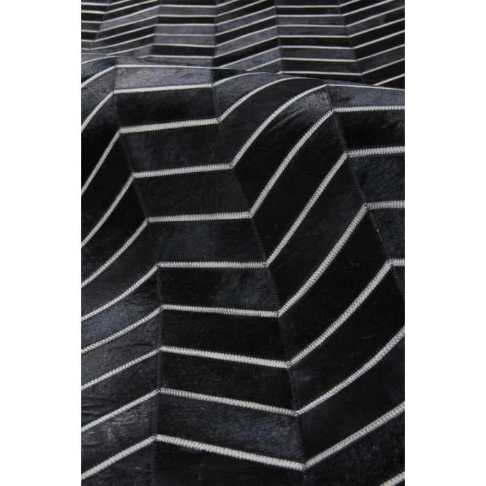 Exquisite Rugs Natural Hide Black/Ivory 2164116X146 11ft.6in.X14ft.6in. Rect. Rug