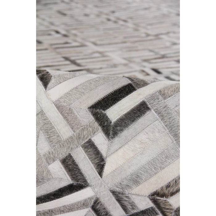 Exquisite Rugs Natural Hide Silver/Ivory 2202116X146 11ft.6in.X14ft.6in. Rect. Rug