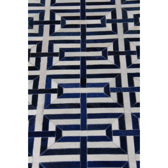 Exquisite Rugs Natural Hide Navy/Ivory 22035X8 5ft.X8ft. Rect. Rug