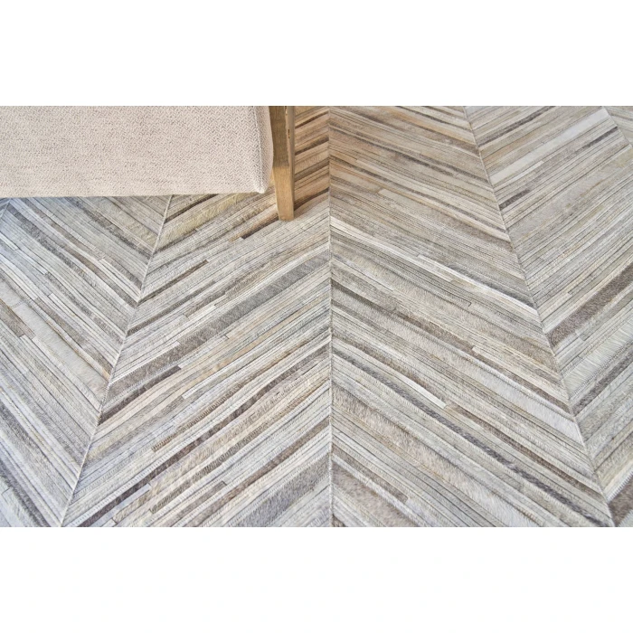 Exquisite Rugs Natural Hide Gray 22065X8 5ft.X8ft. Rect. Rug