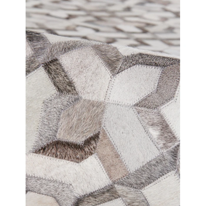 Exquisite Rugs Natural Hide Silver/Ivory 22095X8 5ft.X8ft. Rect. Rug