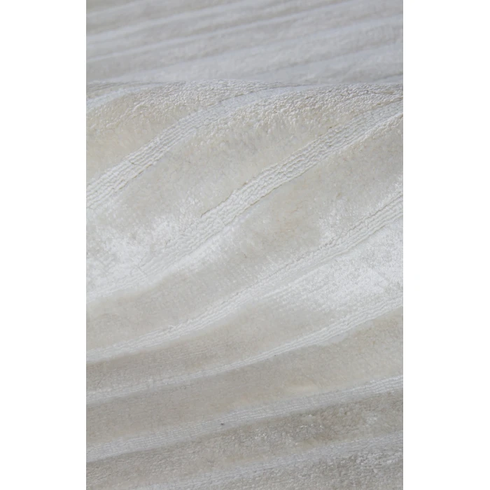 Exquisite Rugs High Low White 32304X6 4ft.X6ft. Rect. Rug