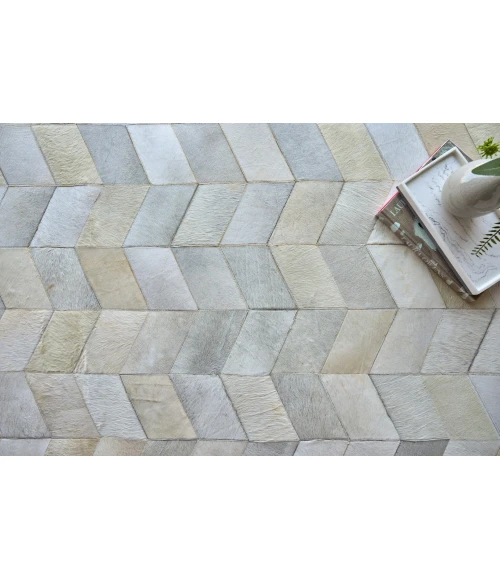 Exquisite Rugs Natural Hide Ivory/Silver/Multi 33038X11 8ft.X11ft. Rect. Rug