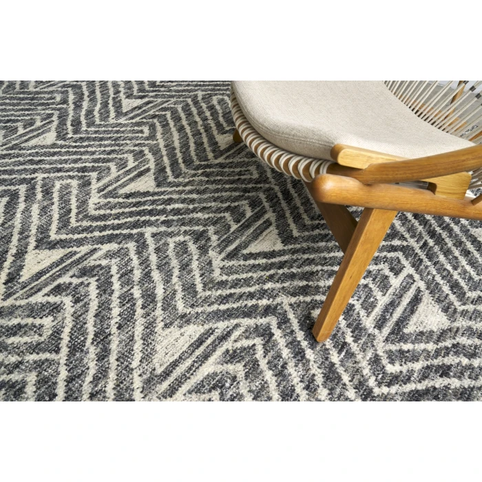 Exquisite Rugs Eaton Silver/Gray/Ivory 40361X16 1ft.X1ft.6in. Rect. Rug