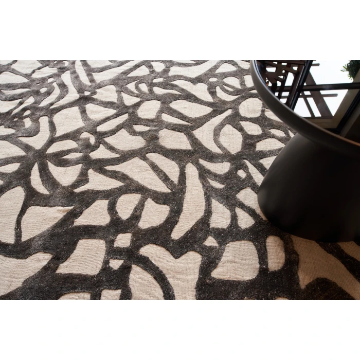 Exquisite Rugs Goudy Ivory/Black 435012X15 12ft.X15ft. Rect. Rug