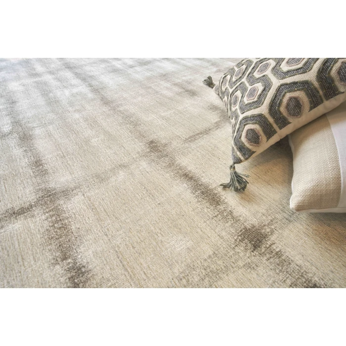 Exquisite Rugs Chroma Ivory/Silver 45221X16 1ft.X1ft.6in. Rect. Rug